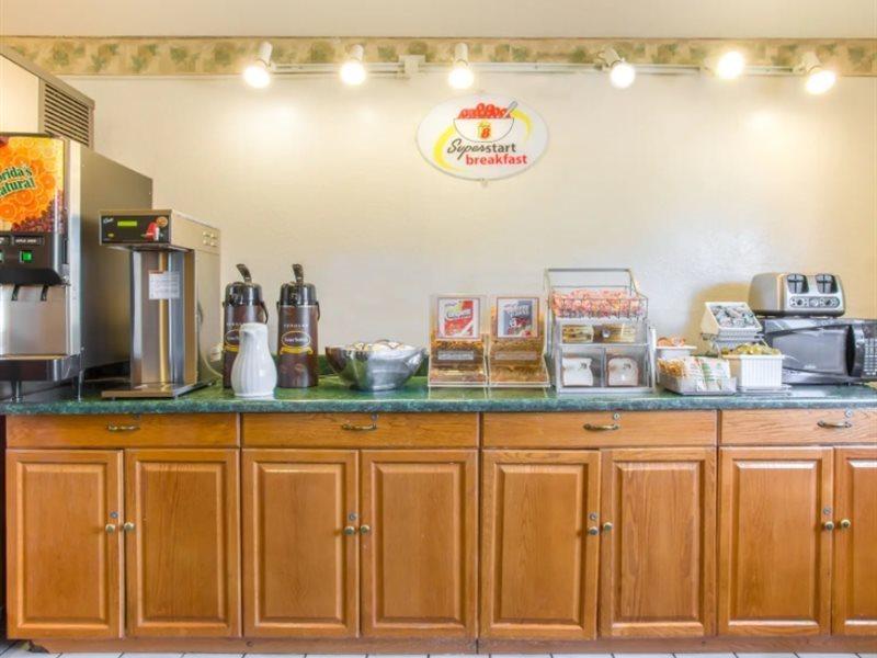 Super 8 By Wyndham Richmond/Broad Street Motel Henrico Dış mekan fotoğraf