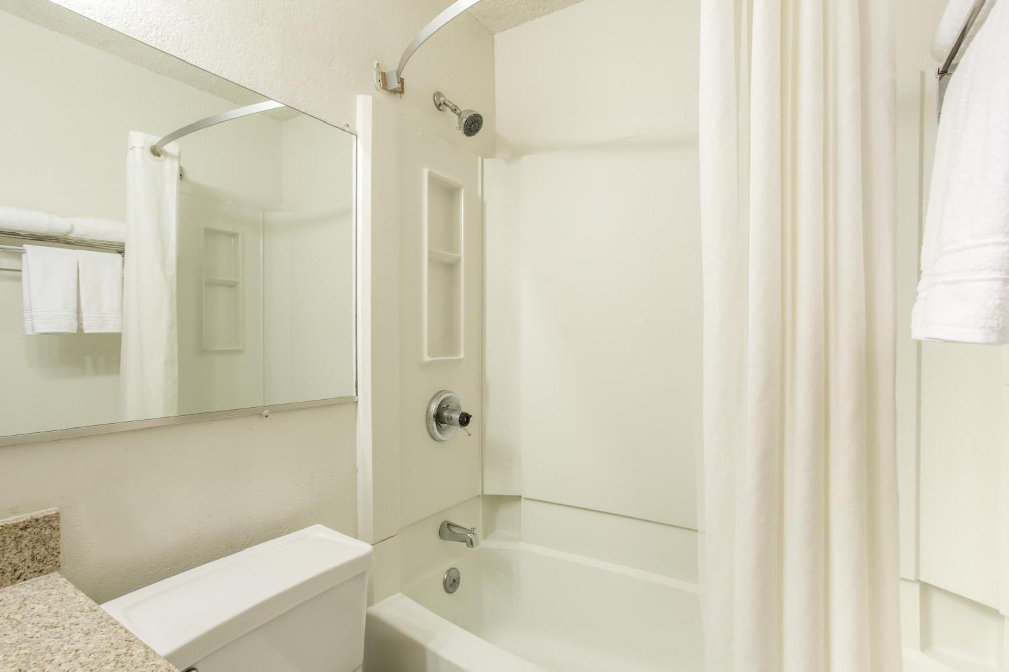 Super 8 By Wyndham Richmond/Broad Street Motel Henrico Dış mekan fotoğraf