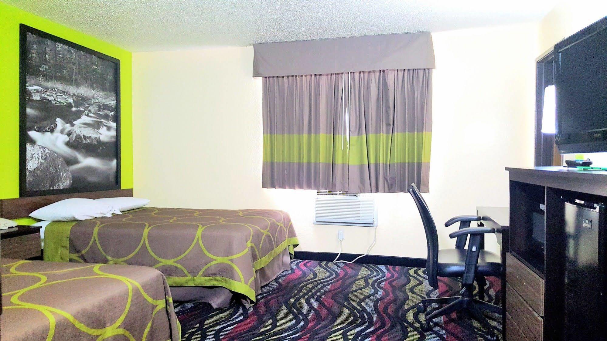 Super 8 By Wyndham Richmond/Broad Street Motel Henrico Dış mekan fotoğraf
